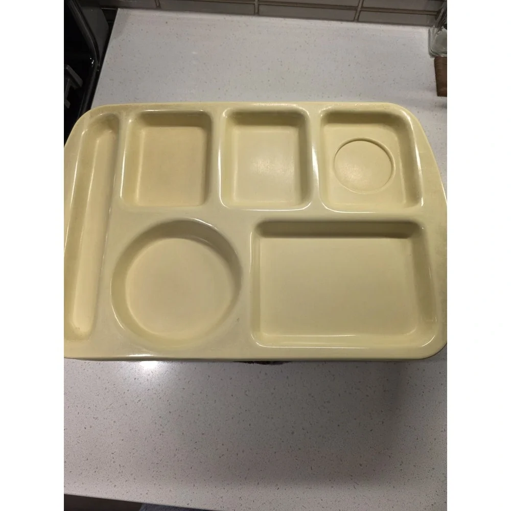 VTG Prolon School Cafeteria Lunch Trays Yellow NSF-39150 9853 Lot Of 6